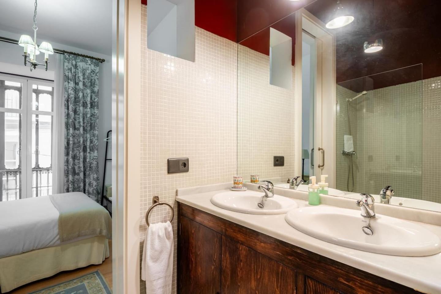Komodo Sierpes: Bright & Classy Central Apartment 세비야 외부 사진