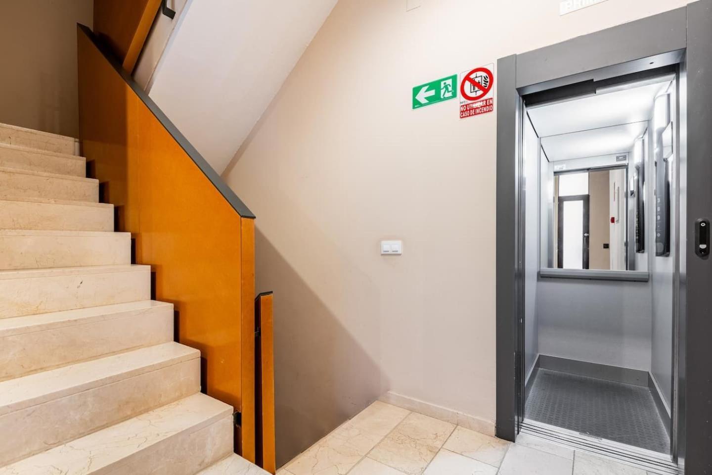 Komodo Sierpes: Bright & Classy Central Apartment 세비야 외부 사진
