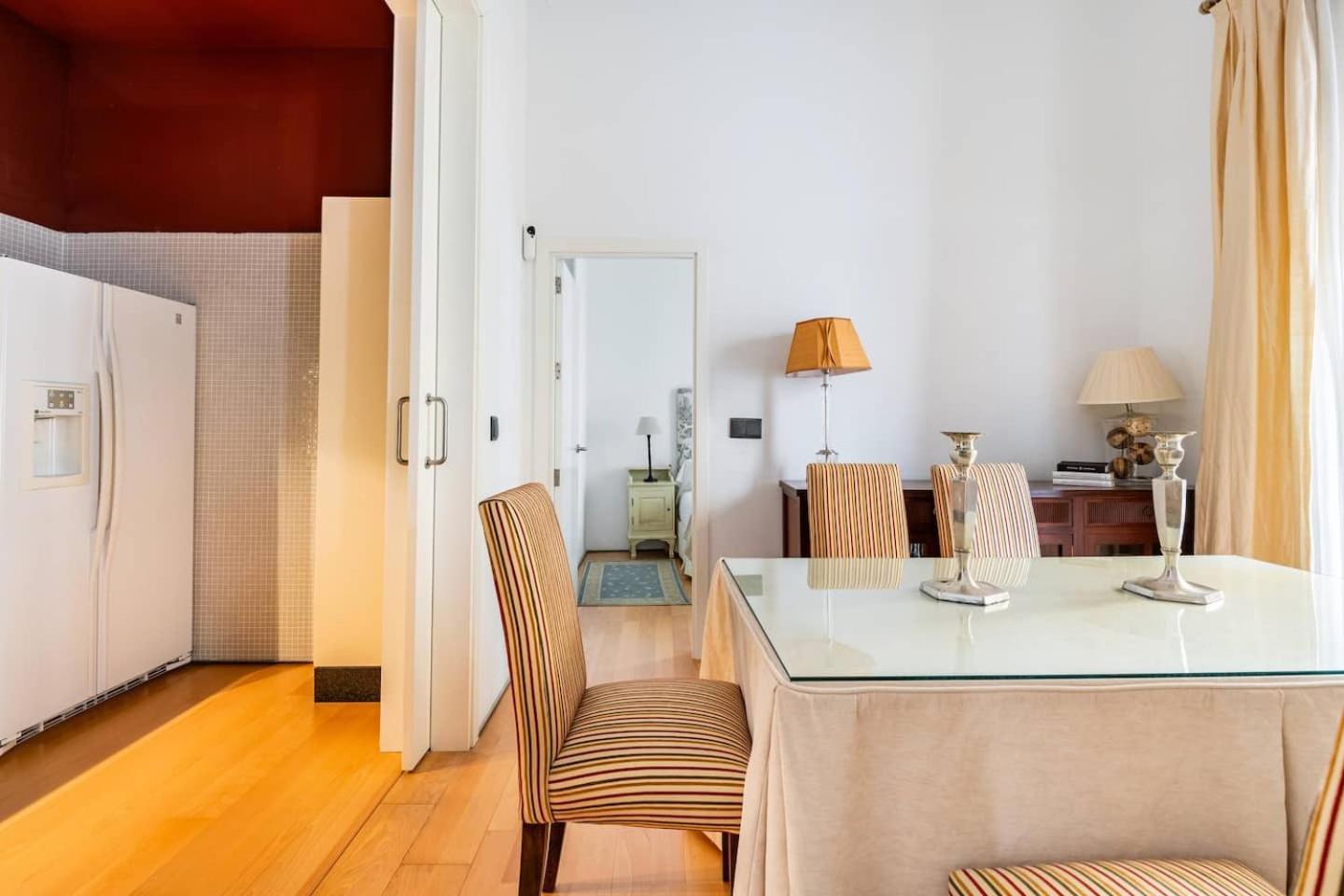 Komodo Sierpes: Bright & Classy Central Apartment 세비야 외부 사진