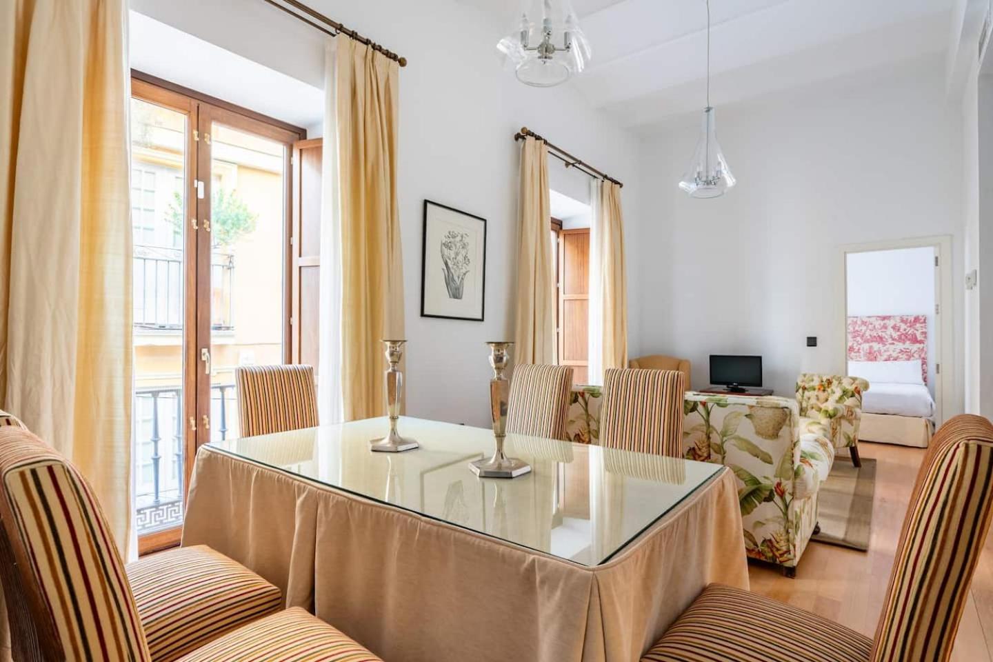 Komodo Sierpes: Bright & Classy Central Apartment 세비야 외부 사진