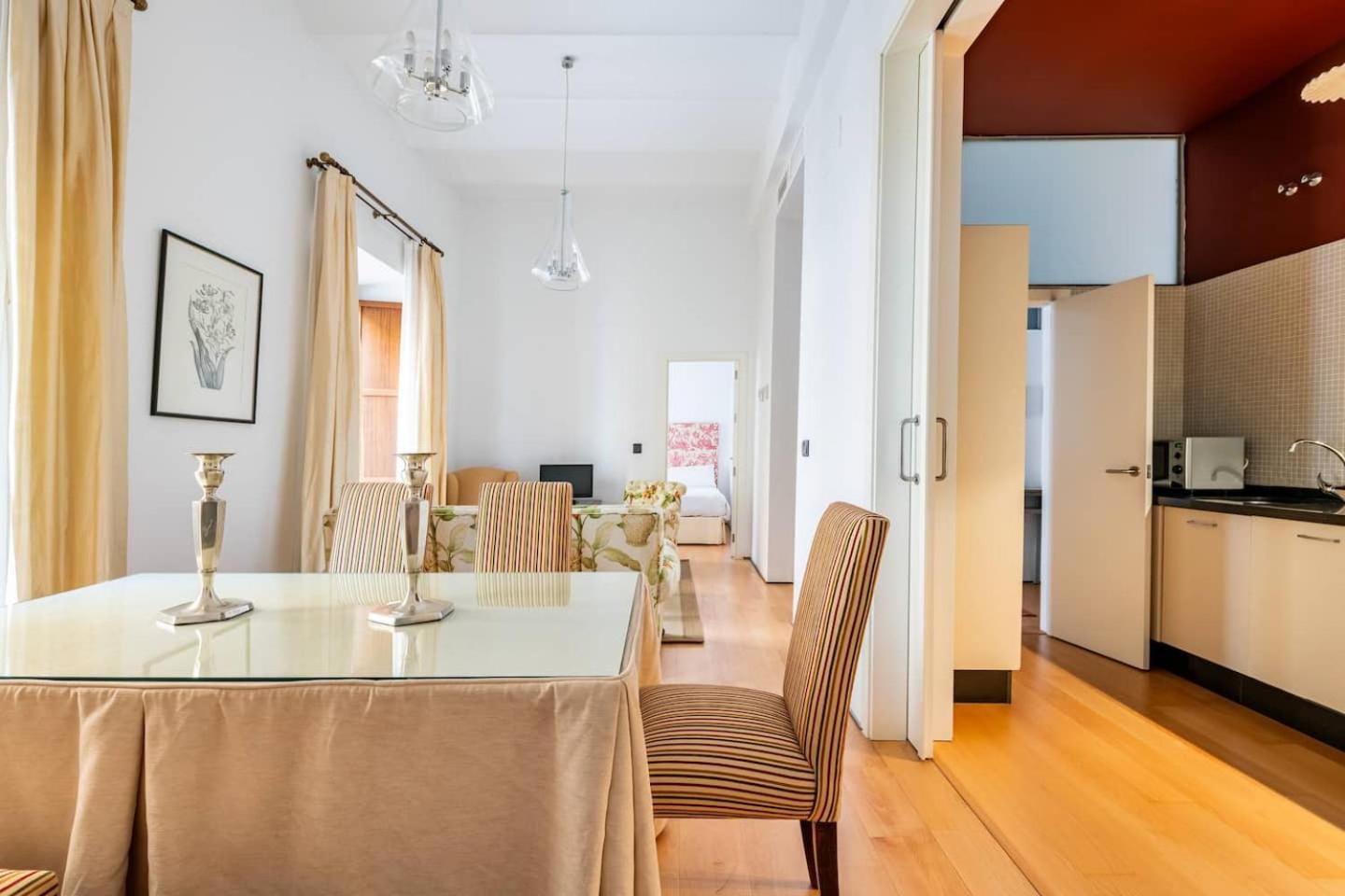 Komodo Sierpes: Bright & Classy Central Apartment 세비야 외부 사진