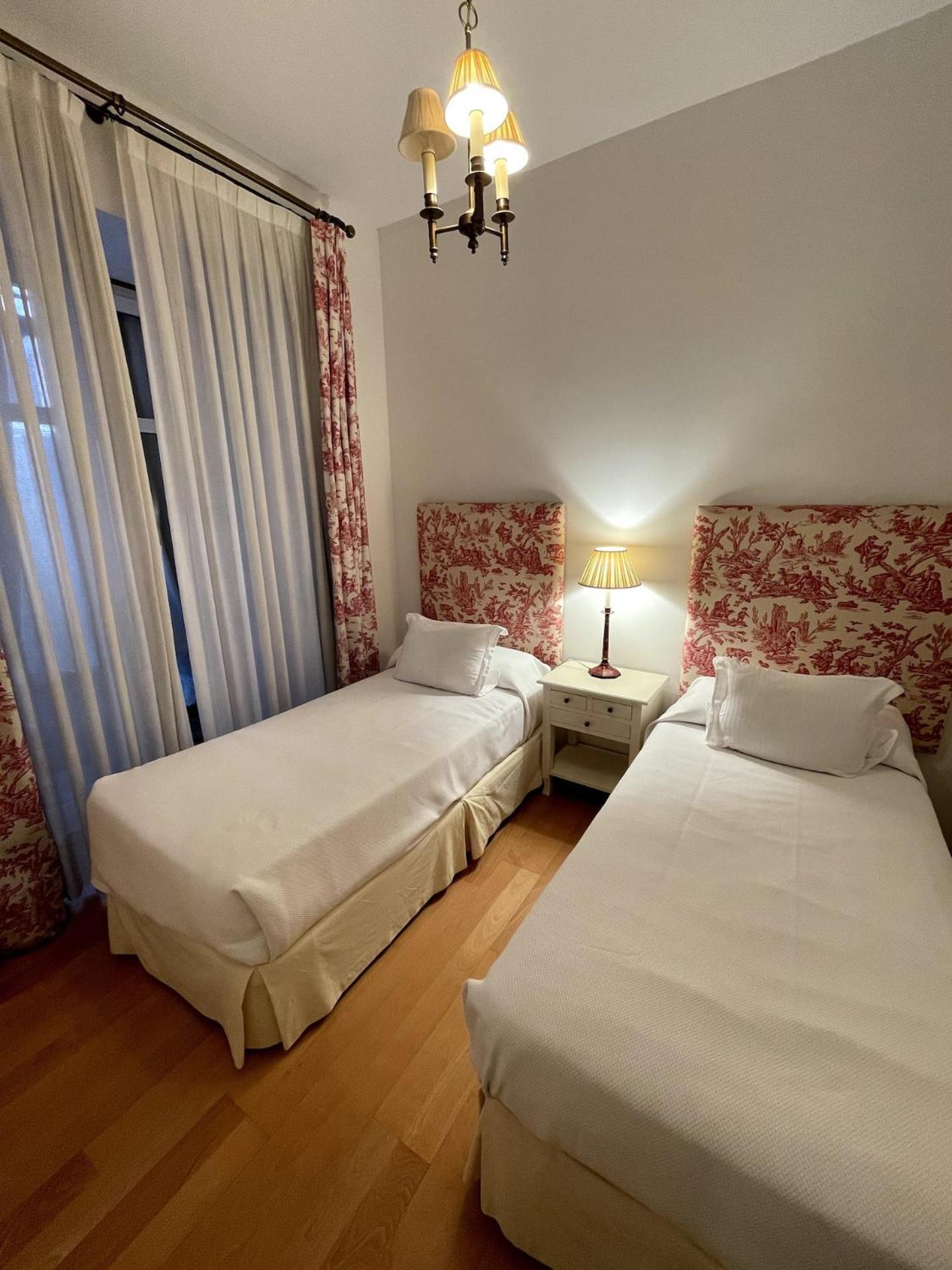 Komodo Sierpes: Bright & Classy Central Apartment 세비야 외부 사진