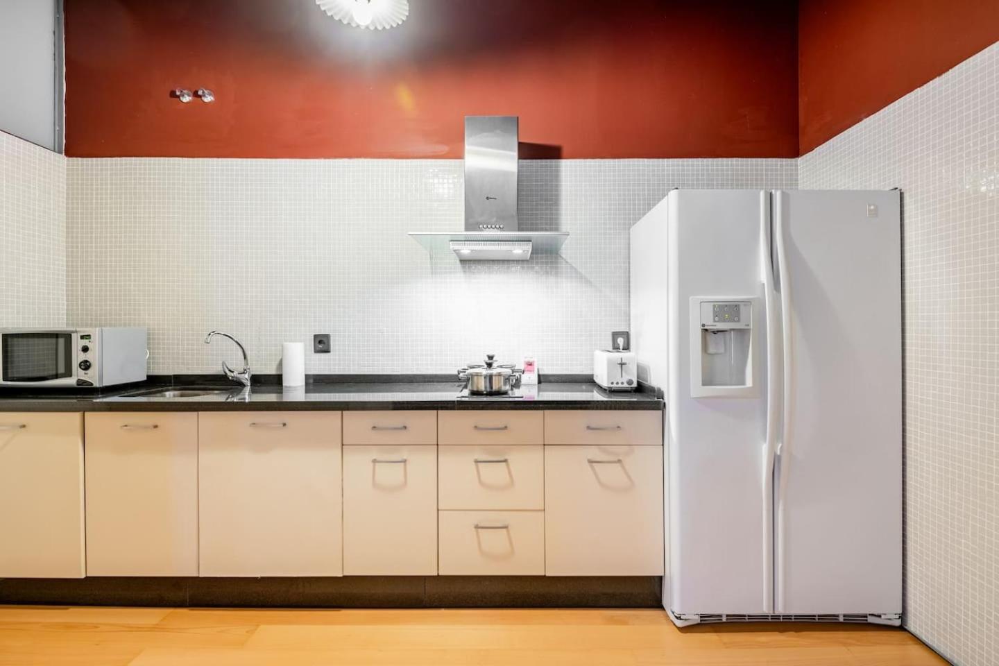 Komodo Sierpes: Bright & Classy Central Apartment 세비야 외부 사진